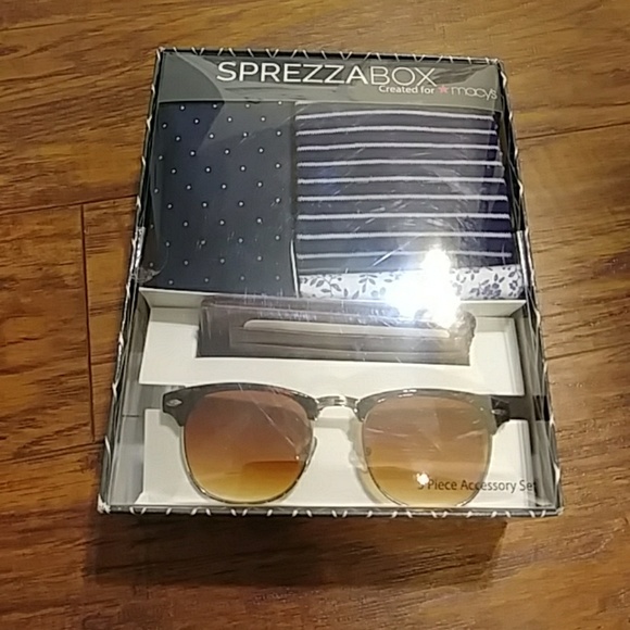 Gift box - Picture 1 of 4